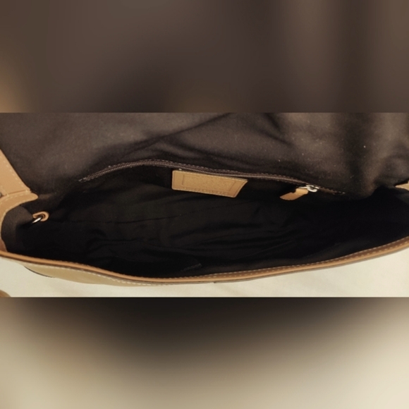 Coach Soho Hobo Tan Leather Shoulder Bag with Buckle Front and Braided Handle - Picture 9 of 10